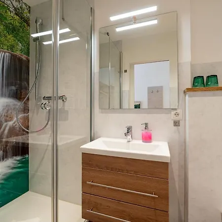 ゲストハウス Im Schuh 3*