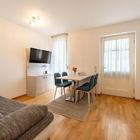 Guest house Im Schuh 3*