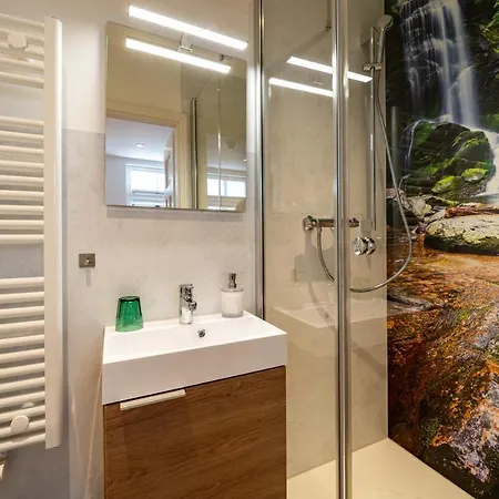 ゲストハウス Im Schuh 3*