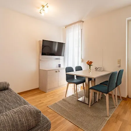 Im Schuh ゲストハウス 3*