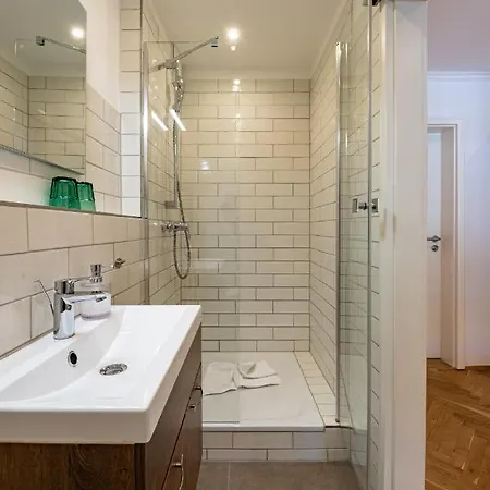 Im Schuh ゲストハウス 3*