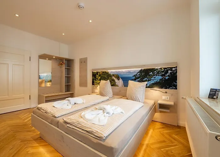 Im Schuh Pensionat Sellin (Rugen)